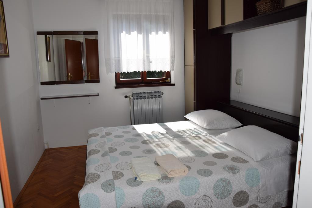 Apartment Marija With Terrace Brsec Luaran gambar